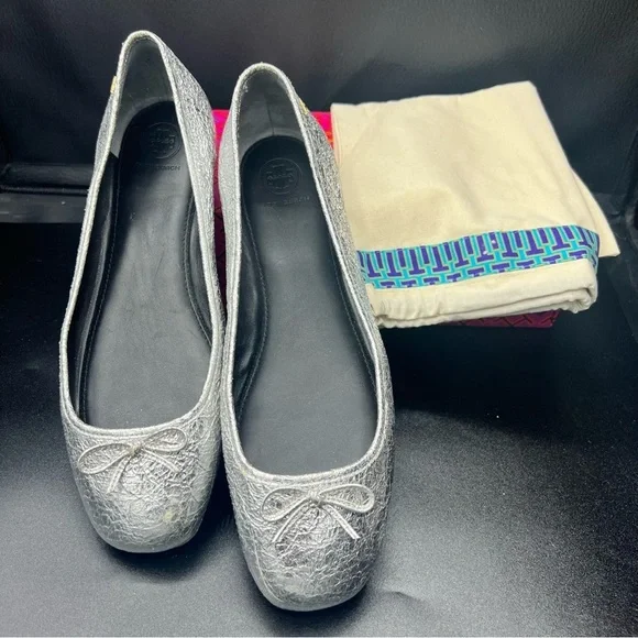 Tory Burch Laila driver  Silver Ballet Flats - Picture 13 of 15